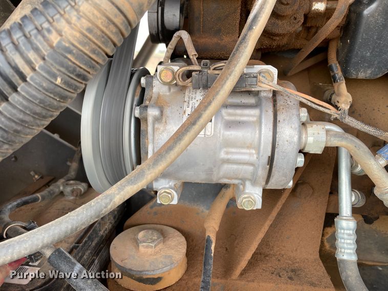 image for item DJ5133 2014 Massey Ferguson WR9760  windrower