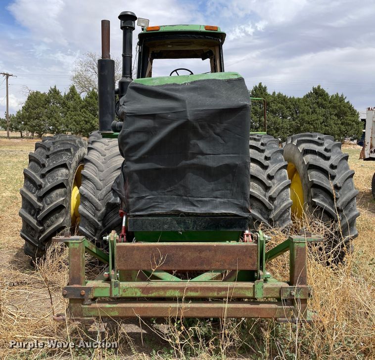 image for item DJ5134 1993 John Deere 8870  4WD tractor