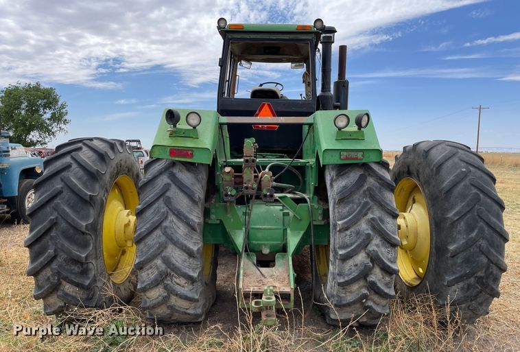 image for item DJ5134 1993 John Deere 8870  4WD tractor