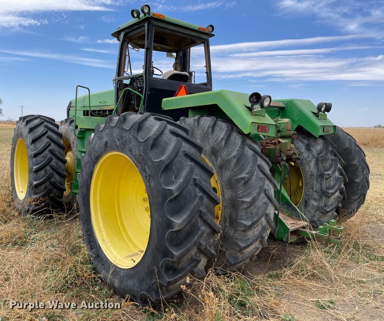 image for item DJ5134 1993 John Deere 8870  4WD tractor