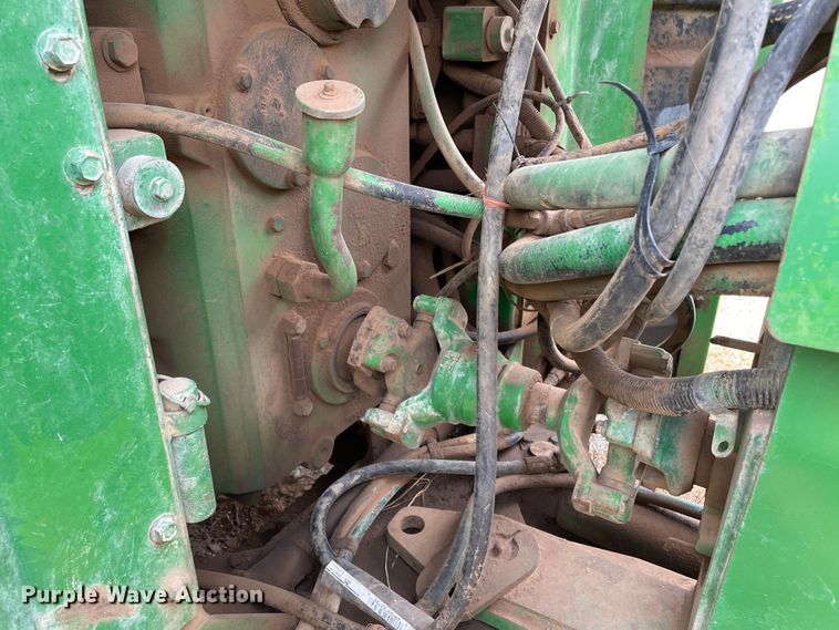 image for item DJ5134 1993 John Deere 8870  4WD tractor