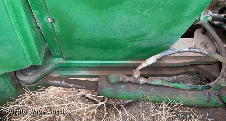 image for item DJ5134 1993 John Deere 8870  4WD tractor