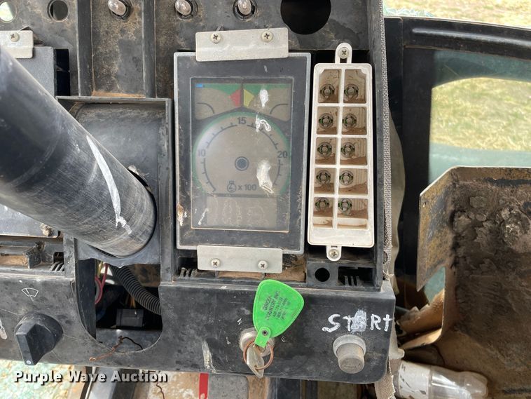 image for item DJ5134 1993 John Deere 8870  4WD tractor