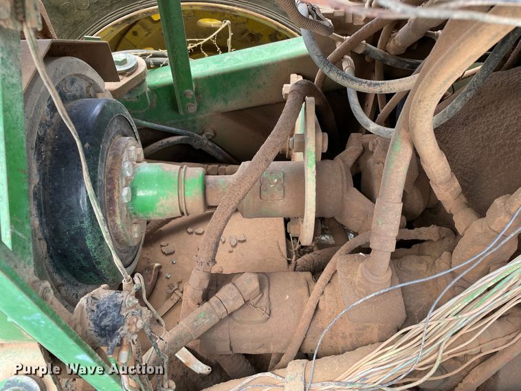 image for item DJ5134 1993 John Deere 8870  4WD tractor