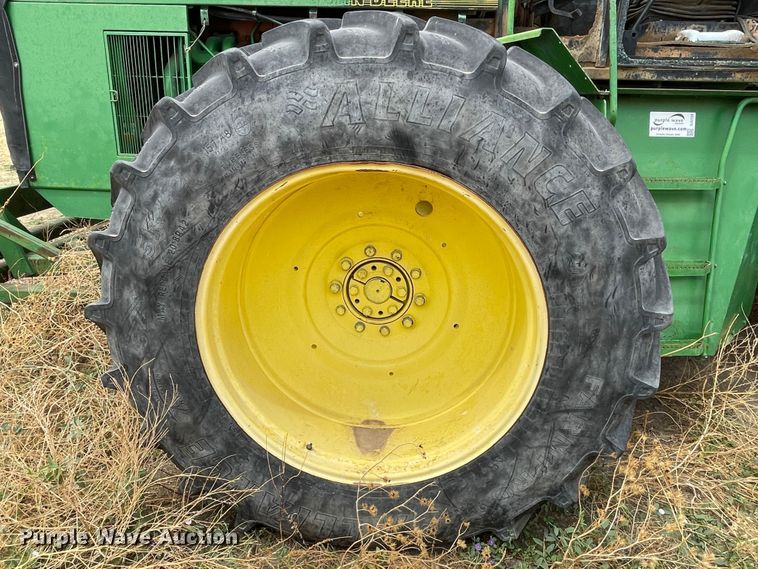 image for item DJ5134 1993 John Deere 8870  4WD tractor