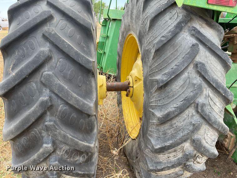 image for item DJ5134 1993 John Deere 8870  4WD tractor