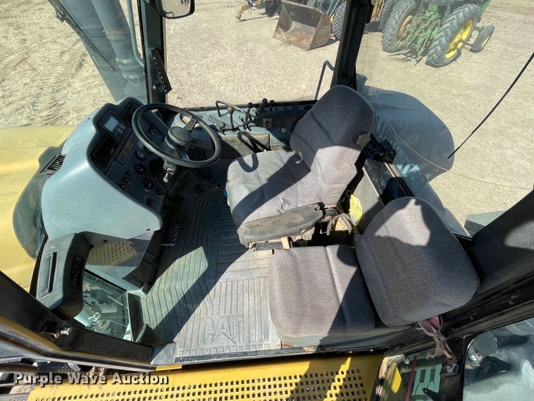 image for item DJ5135 1998 Caterpillar Challenger 95E  tractor