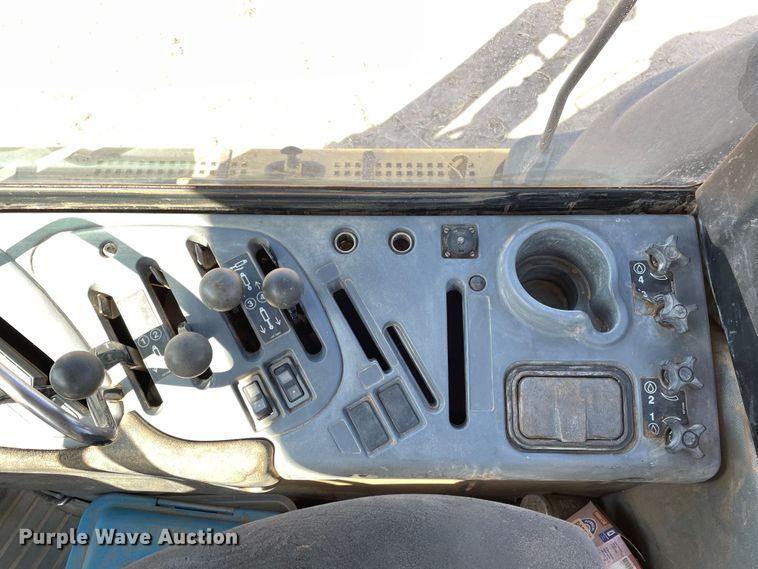 image for item DJ5135 1998 Caterpillar Challenger 95E  tractor