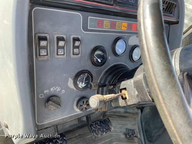 image for item DJ5135 1998 Caterpillar Challenger 95E  tractor