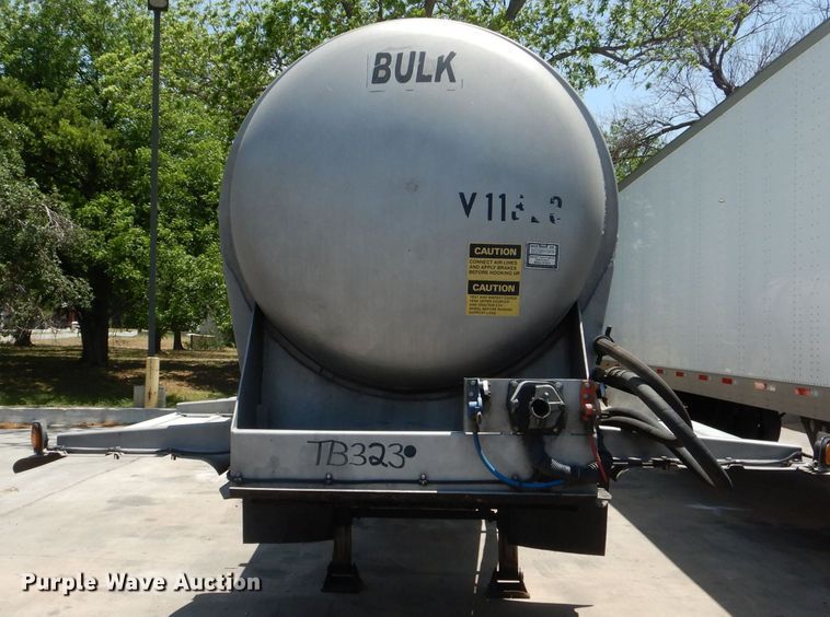 image for item DJ8951 2011 Bulk Tank International  tank trailer