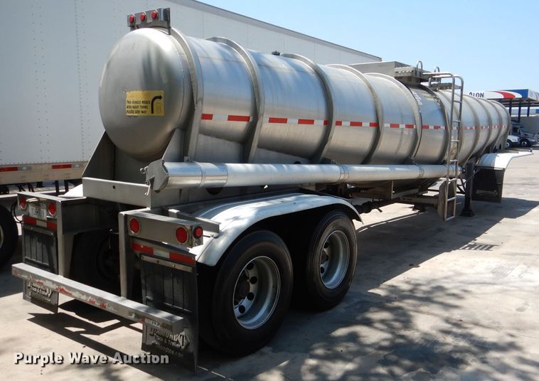 image for item DJ8951 2011 Bulk Tank International  tank trailer