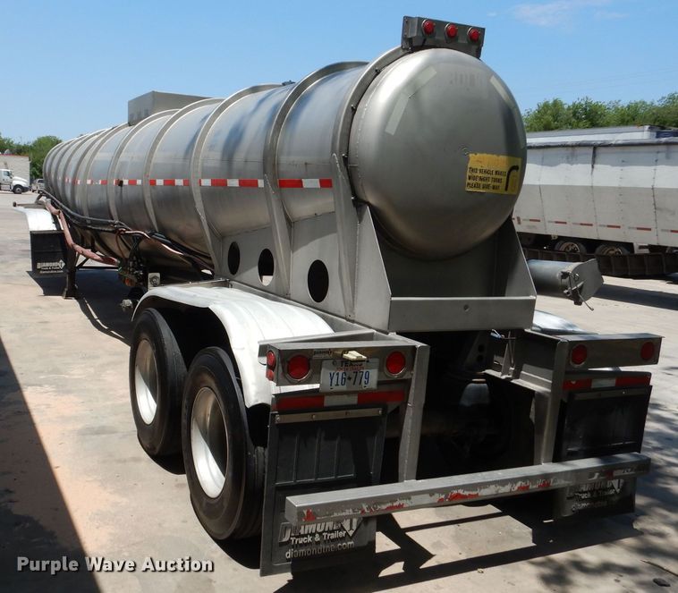 image for item DJ8951 2011 Bulk Tank International  tank trailer