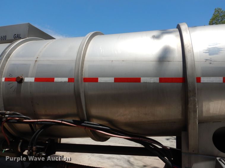 image for item DJ8951 2011 Bulk Tank International  tank trailer