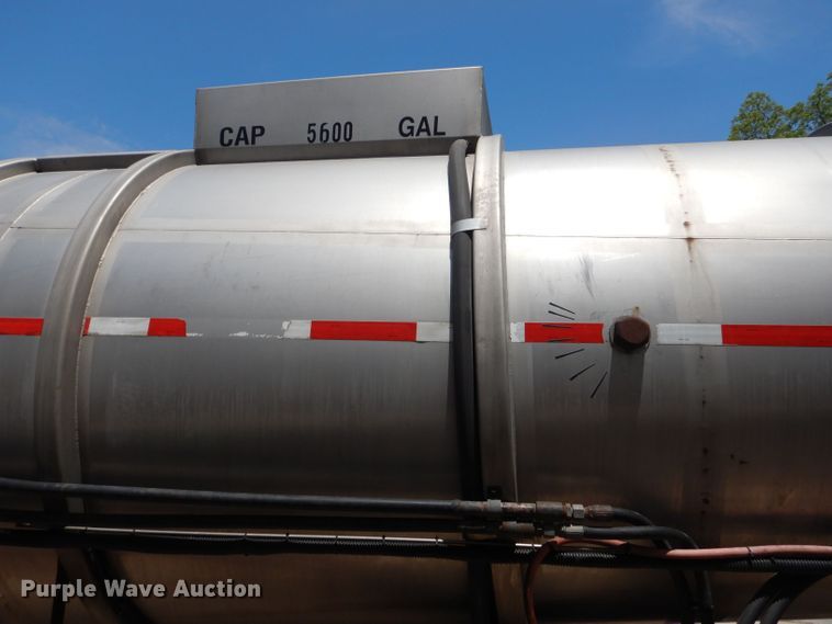 image for item DJ8951 2011 Bulk Tank International  tank trailer