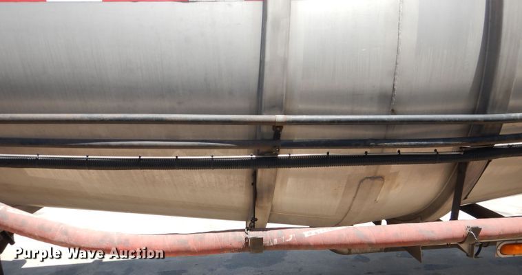 image for item DJ8951 2011 Bulk Tank International  tank trailer