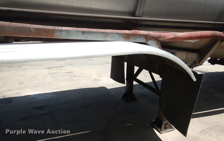 image for item DJ8951 2011 Bulk Tank International  tank trailer