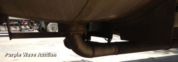 image for item DJ8951 2011 Bulk Tank International  tank trailer