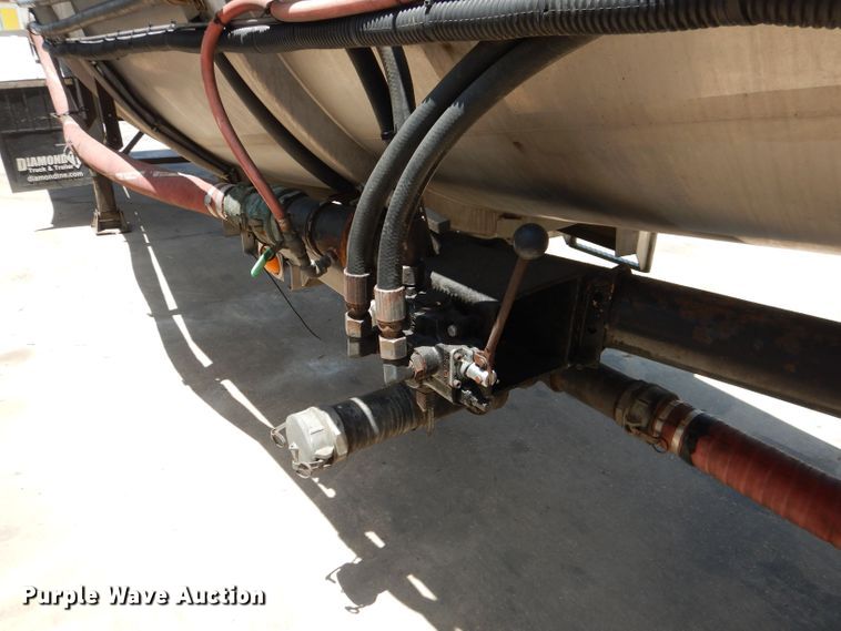 image for item DJ8951 2011 Bulk Tank International  tank trailer