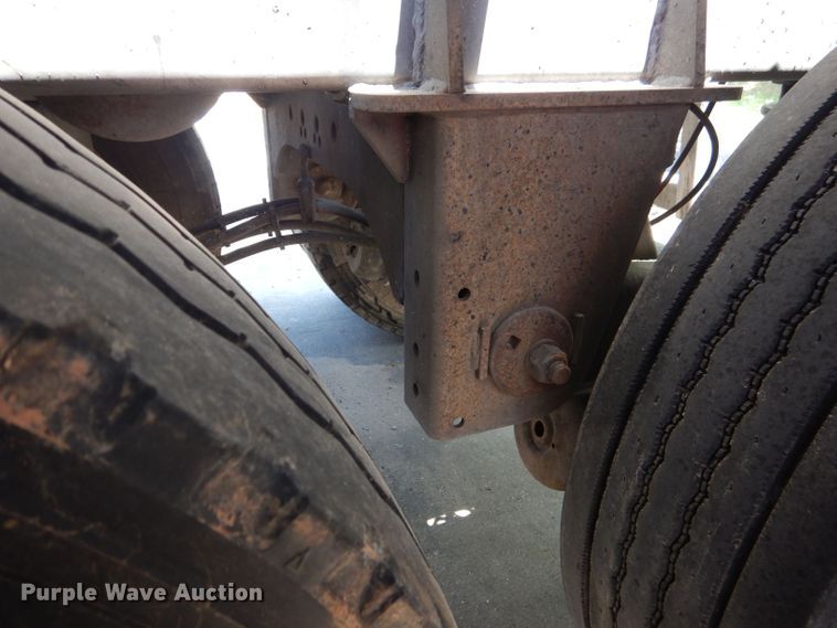 image for item DJ8951 2011 Bulk Tank International  tank trailer