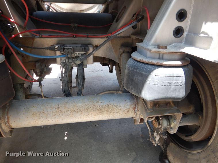 image for item DJ8951 2011 Bulk Tank International  tank trailer