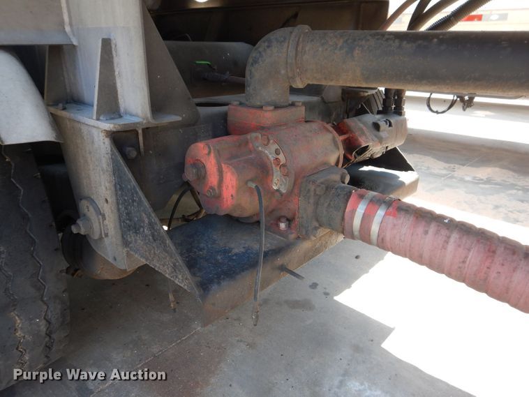 image for item DJ8951 2011 Bulk Tank International  tank trailer