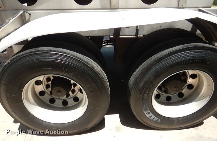 image for item DJ8951 2011 Bulk Tank International  tank trailer