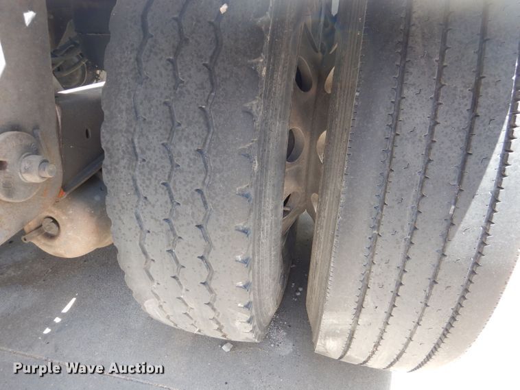 image for item DJ8951 2011 Bulk Tank International  tank trailer