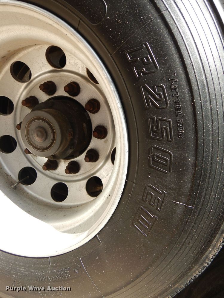 image for item DJ8951 2011 Bulk Tank International  tank trailer