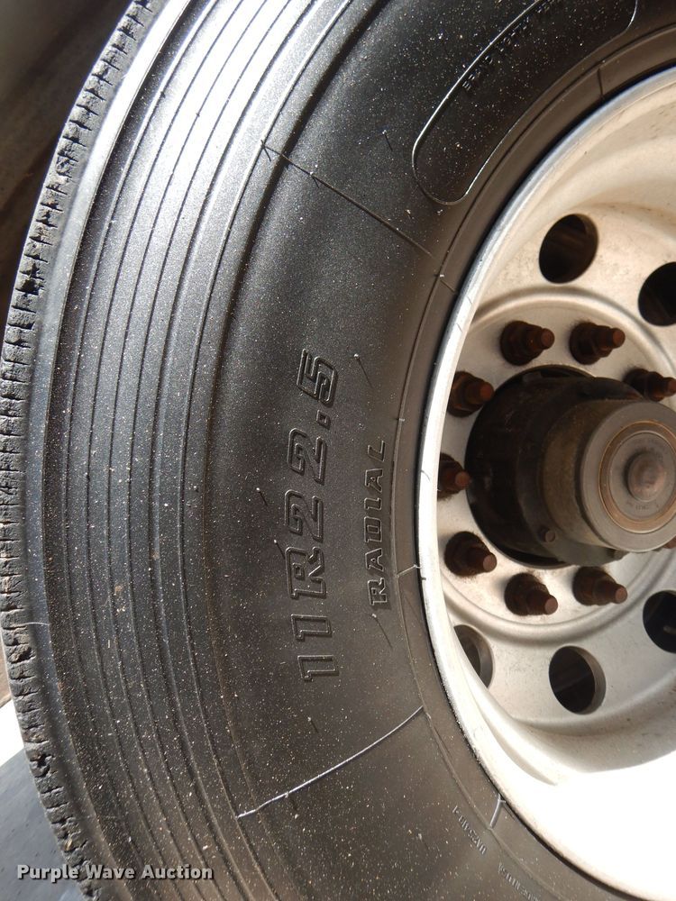 image for item DJ8951 2011 Bulk Tank International  tank trailer