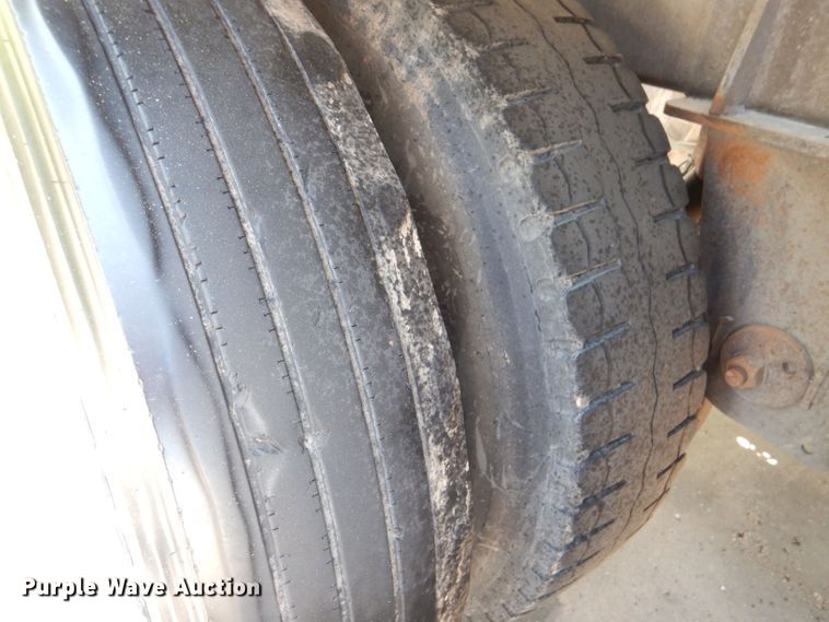 image for item DJ8951 2011 Bulk Tank International  tank trailer