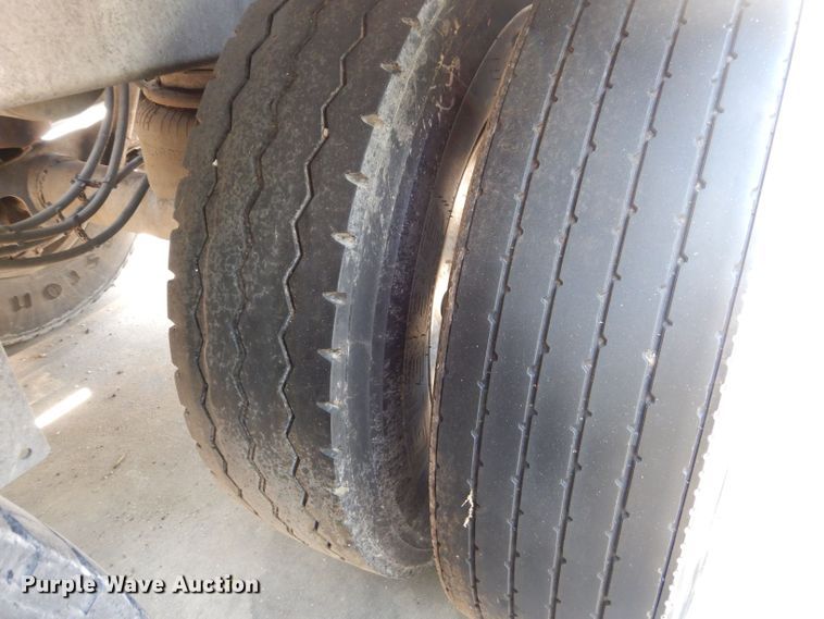 image for item DJ8951 2011 Bulk Tank International  tank trailer