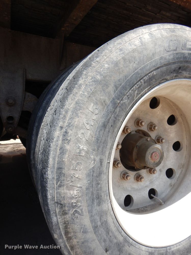 image for item DJ8953 2006 Innovative SFS-45  walking floor trailer