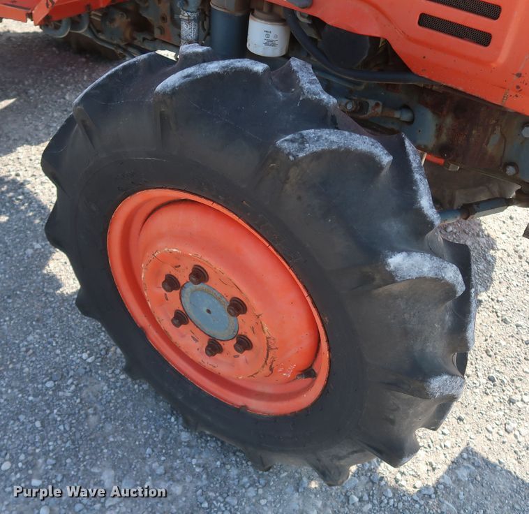 image for item DK3698 1988 Kubota L2550D GST  MFWD tractor