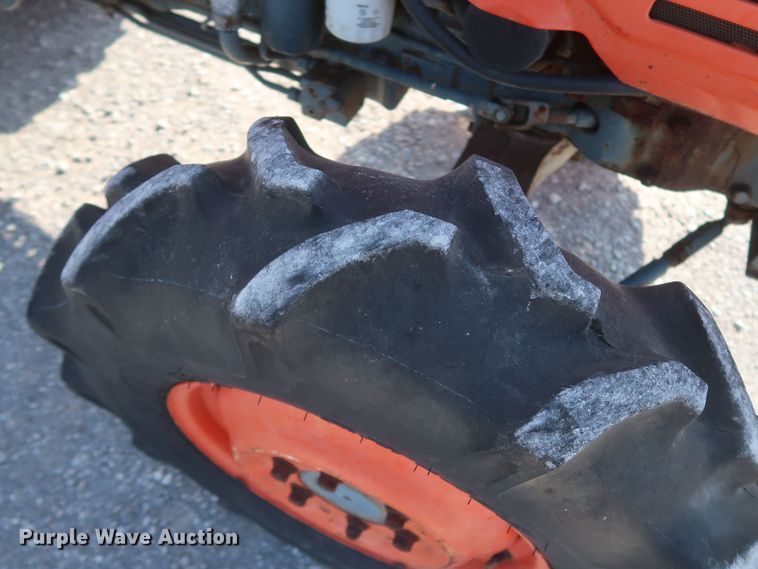 image for item DK3698 1988 Kubota L2550D GST  MFWD tractor