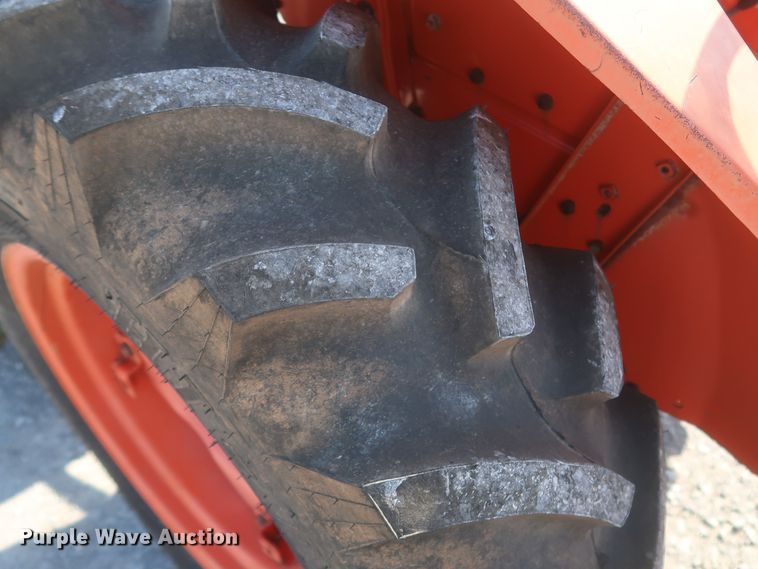 image for item DK3698 1988 Kubota L2550D GST  MFWD tractor