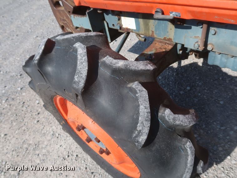 image for item DK3698 1988 Kubota L2550D GST  MFWD tractor