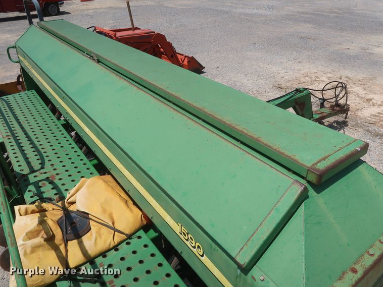 image for item DK3704 2003 John Deere 1590  grain drill