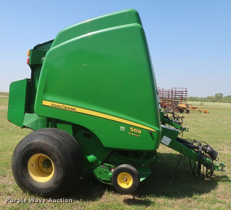 image for item DK3715 2013 John Deere 569 Premium  round baler