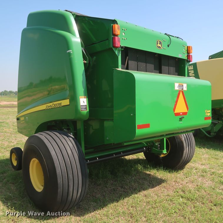 image for item DK3715 2013 John Deere 569 Premium  round baler