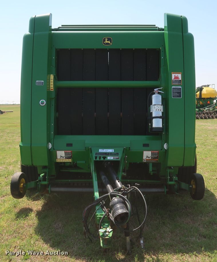 image for item DK3715 2013 John Deere 569 Premium  round baler