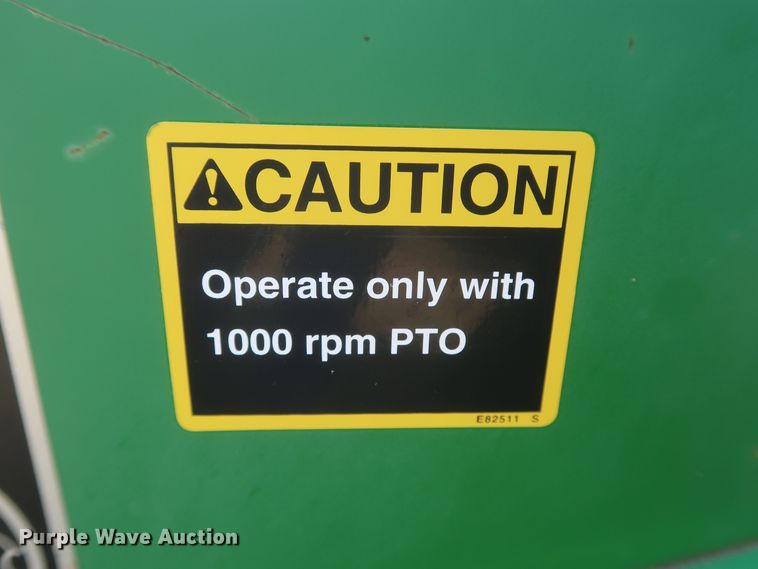 image for item DK3715 2013 John Deere 569 Premium  round baler