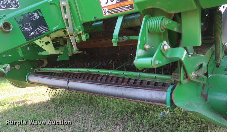image for item DK3715 2013 John Deere 569 Premium  round baler