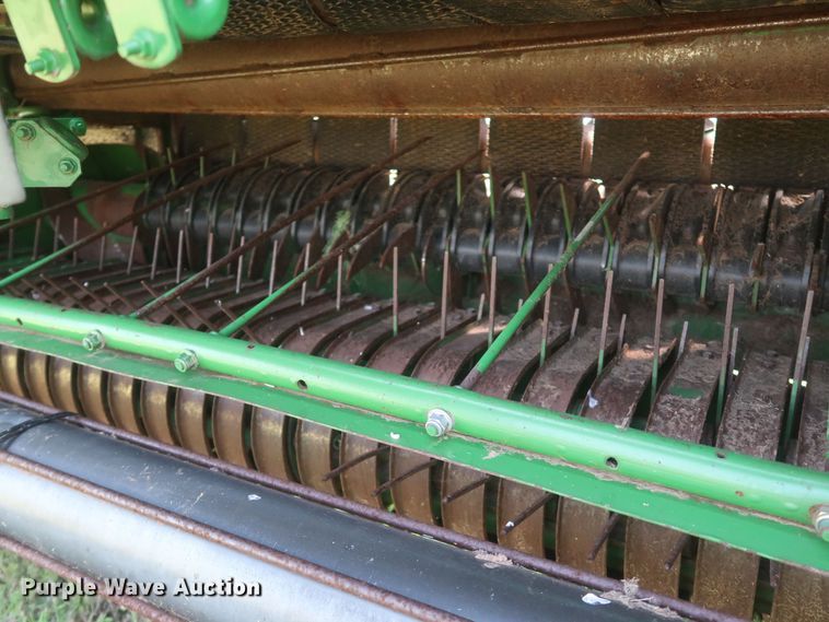 image for item DK3715 2013 John Deere 569 Premium  round baler