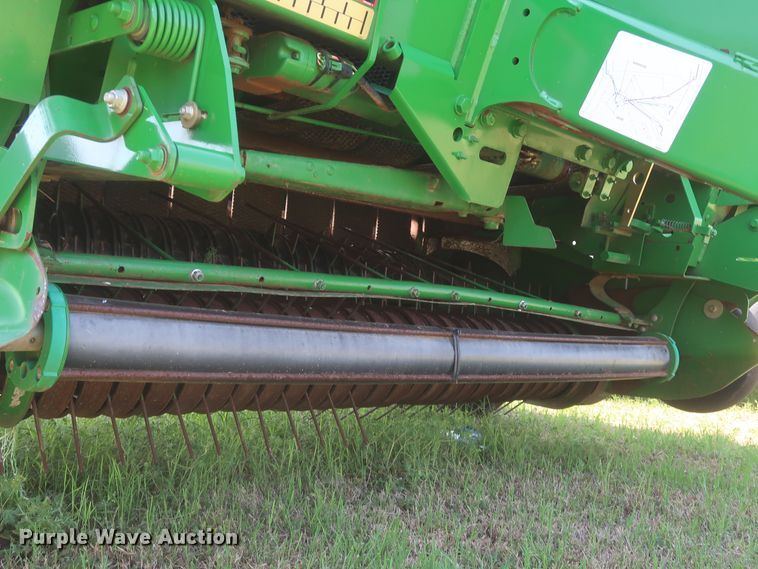 image for item DK3715 2013 John Deere 569 Premium  round baler