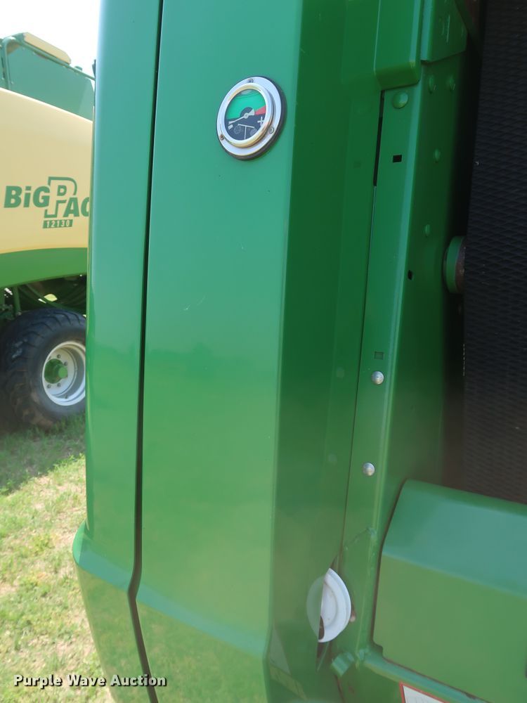 image for item DK3715 2013 John Deere 569 Premium  round baler