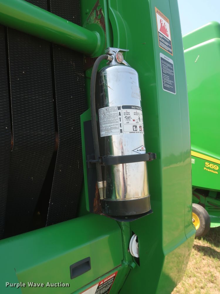 image for item DK3715 2013 John Deere 569 Premium  round baler