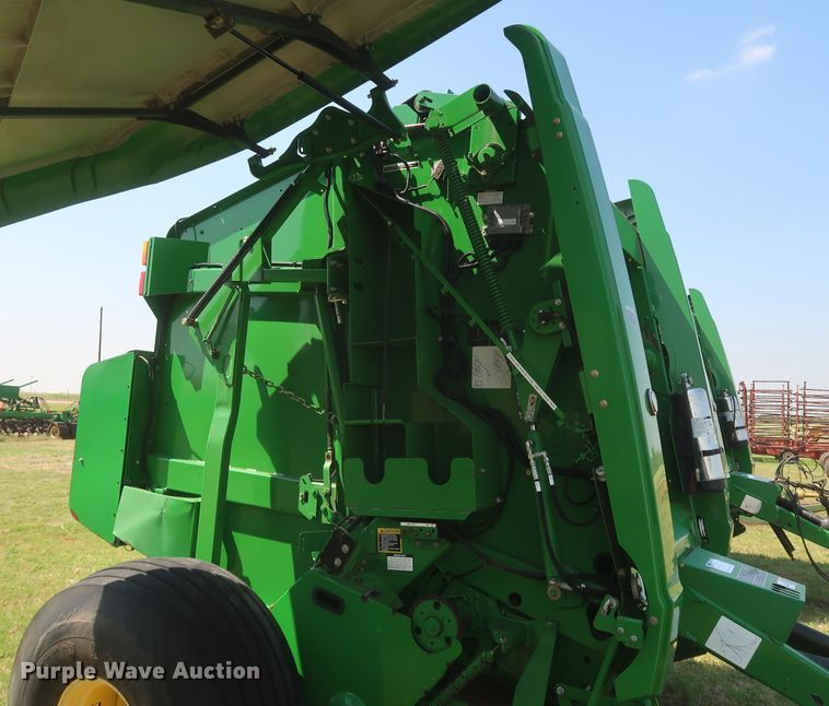 image for item DK3715 2013 John Deere 569 Premium  round baler