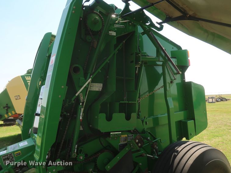 image for item DK3715 2013 John Deere 569 Premium  round baler