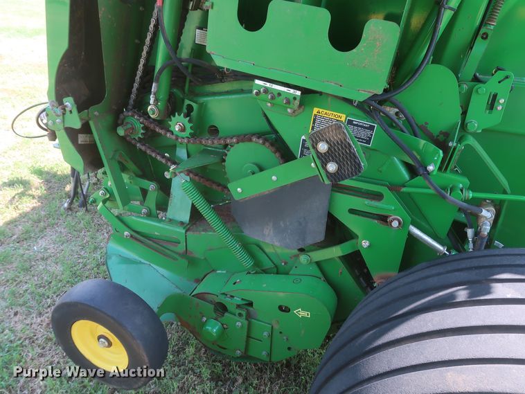 image for item DK3715 2013 John Deere 569 Premium  round baler