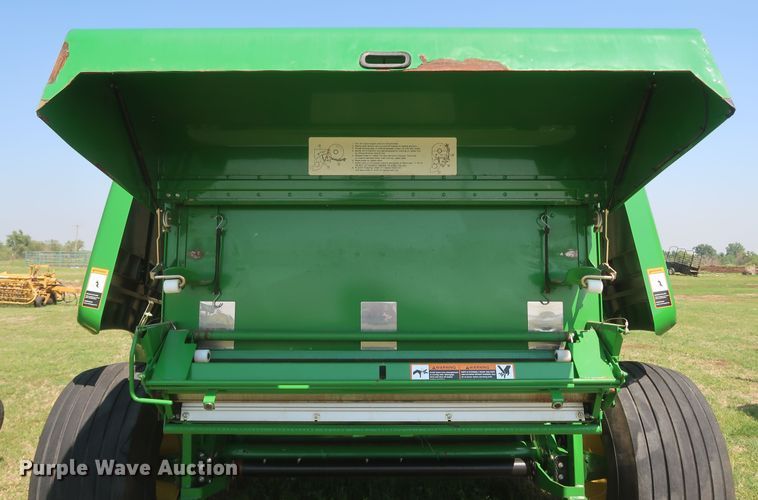 image for item DK3715 2013 John Deere 569 Premium  round baler